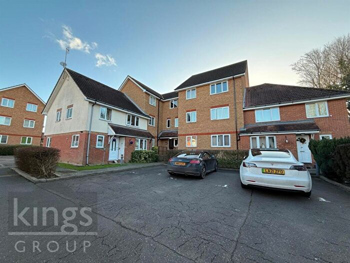 2 Bedroom Flat For Sale In Eagle Close, Waltham Abbey, EN9