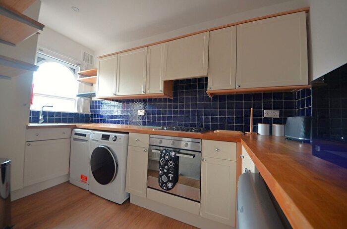 1 Bedroom Flat To Rent In Chantrey Road, London, SW9