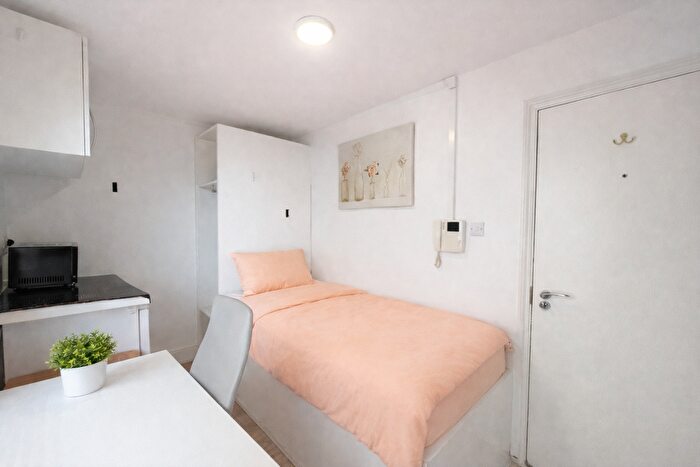 Studio To Rent In Cromwell Road, London, SW7