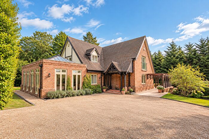 5 Bedroom Detached House For Sale In Tomkyns Lane, Upminster, RM14