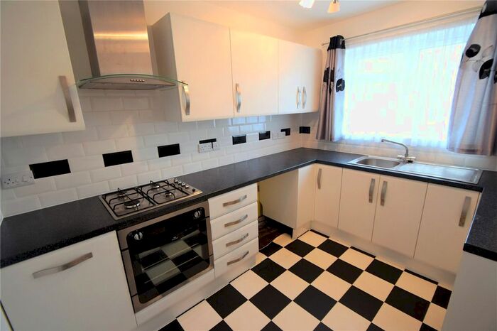 1 Bedroom Flat To Rent In Carpenter Close, Tiverton, EX16
