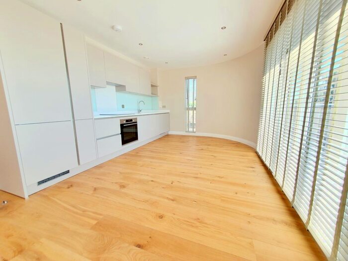 2 Bedroom Flat To Rent In Holloway Road, London, N19