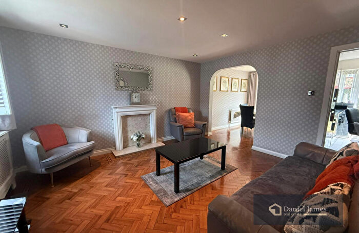 3 Bedroom Terraced House For Sale In Widgeon Close, London, E16