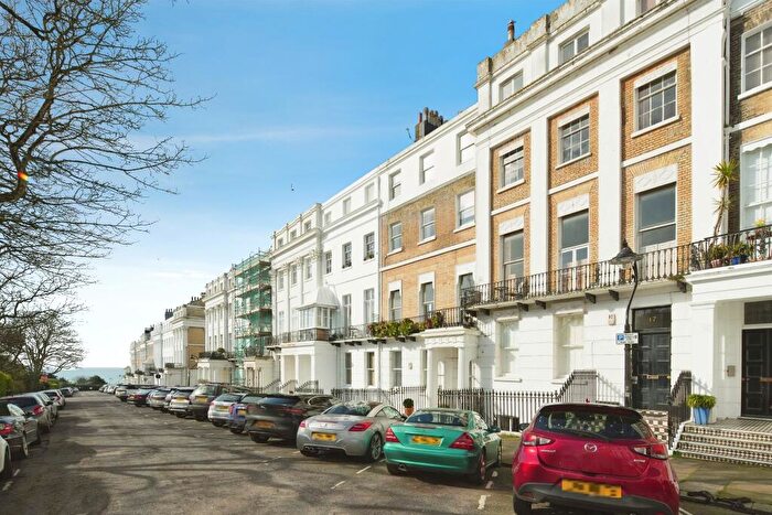 3 Bedroom Flat For Sale In Sussex Square, Brighton, BN2