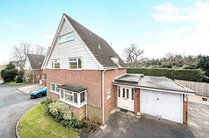 4 Bedroom Detached House To Rent In Woking, Surrey, GU22