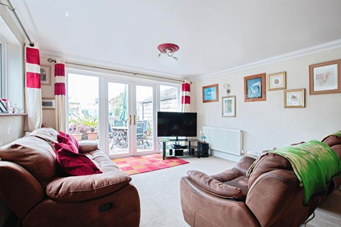 2 Bedroom Detached Bungalow For Sale In Durdells Avenue, Bournemouth, BH11