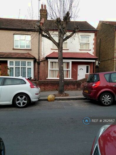3 Bedroom Terraced House To Rent In Salisbury Avenue, Westcliff-On-Sea, SS0