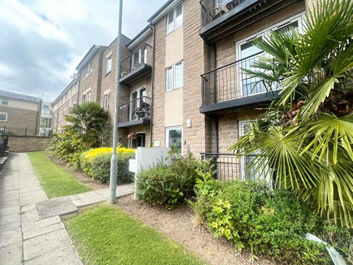 2 Bedroom Flat To Rent In Murray Court, Cornmill View, Horsforth, Leeds, LS18