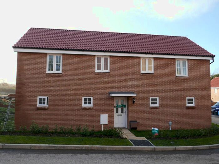 2 Bedroom Flat To Rent In Whimbrel Mead, Yeovil, BA22