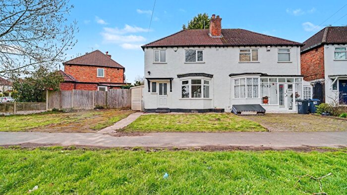 3 Bedroom Semi-detached House For Sale In Sarehole Road, Birmingham, B28