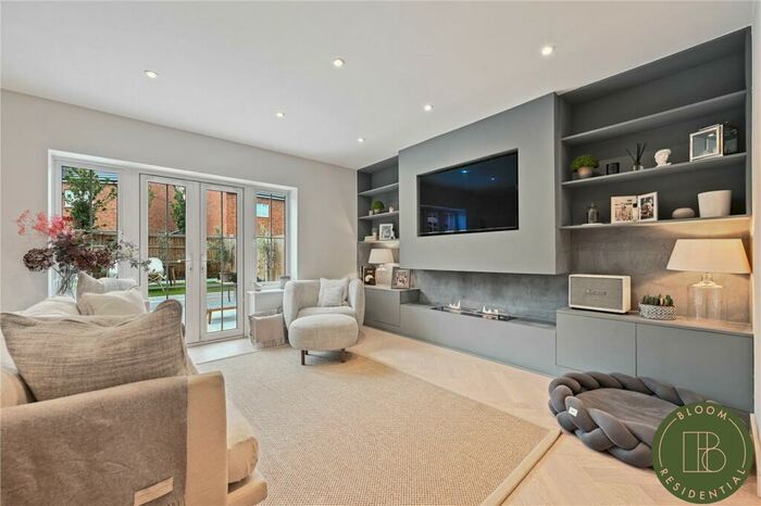 2 Bedroom End Of Terrace House To Rent In Marian Mews, Enfield, EN2