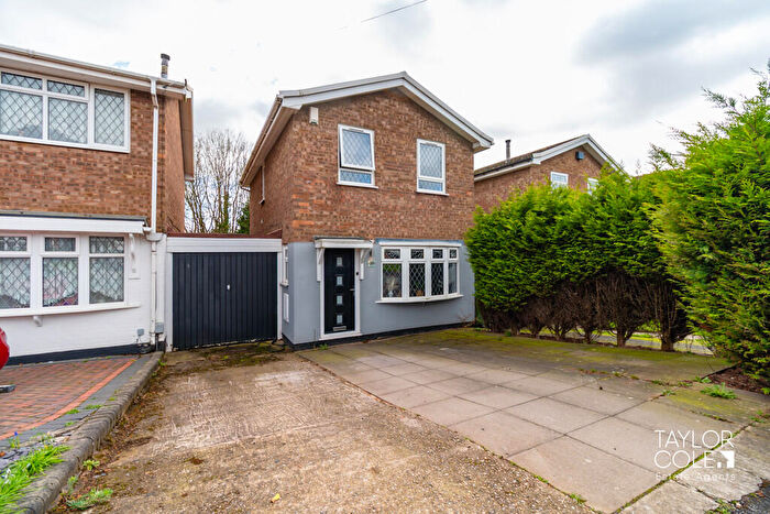 3 Bedroom Link Detached House For Sale In Briar, Tamworth, B77