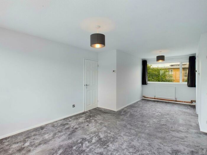 2 Bedroom Apartment To Rent In Chertsey, Surrey, KT16