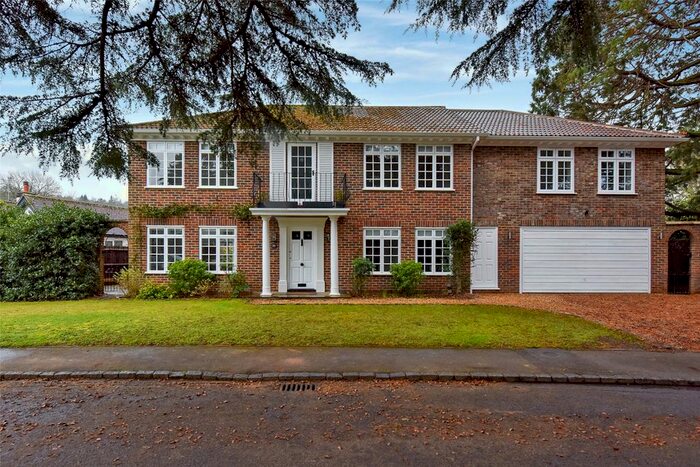 4 Bedroom Detached House To Rent In Islet Park Drive, Maidenhead, Berkshire, SL6