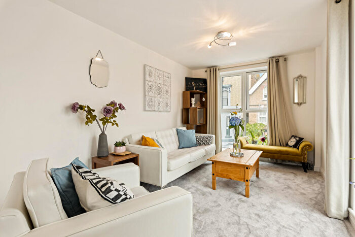 2 Bedroom Flat To Rent In Suffolk Road, South Norwood, SE25