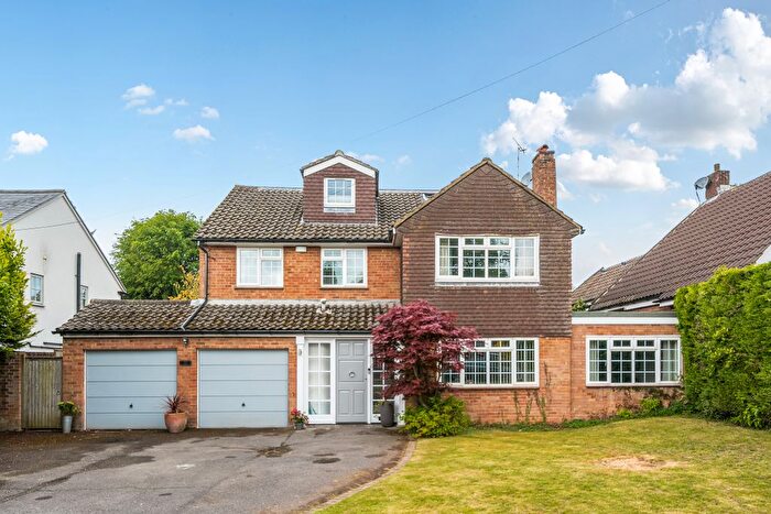 5 Bedroom Detached House For Sale In Butlers Court Road, Beaconsfield, HP9