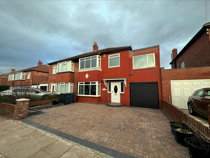 5 Bedroom Semi-Detached House To Rent In Rosewood Gardens, Kenton, Newcastle Upon Tyne, NE3