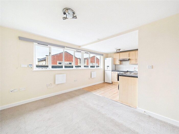 2 Bedroom Flat To Rent In Midland Mews, Bristol, BS2