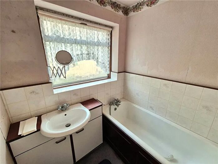 2 Bedroom Bungalow To Rent In West Drayton Road, Uxbridge, UB8