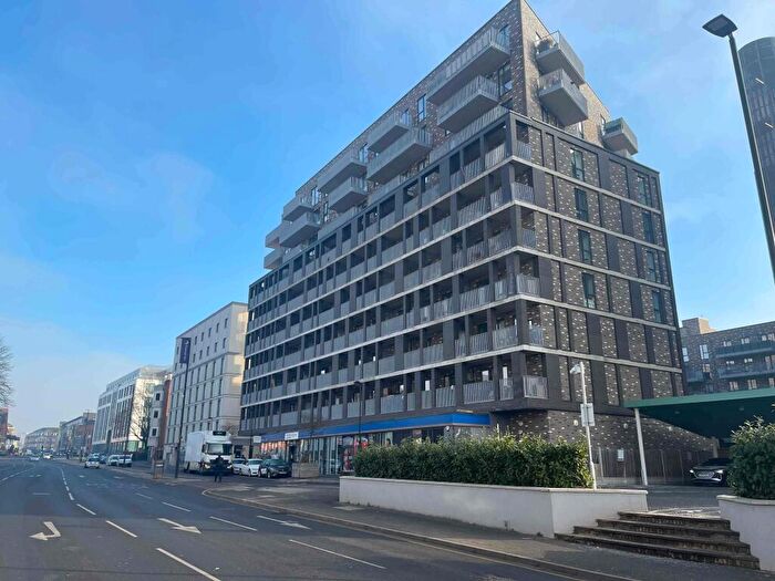 1 Bedroom Flat To Rent In Windsor Road, SL1