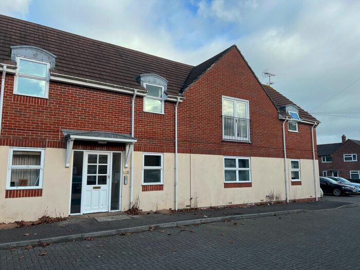 2 Bedroom Flat To Rent In Cambridge Road, Dorchester, DT1