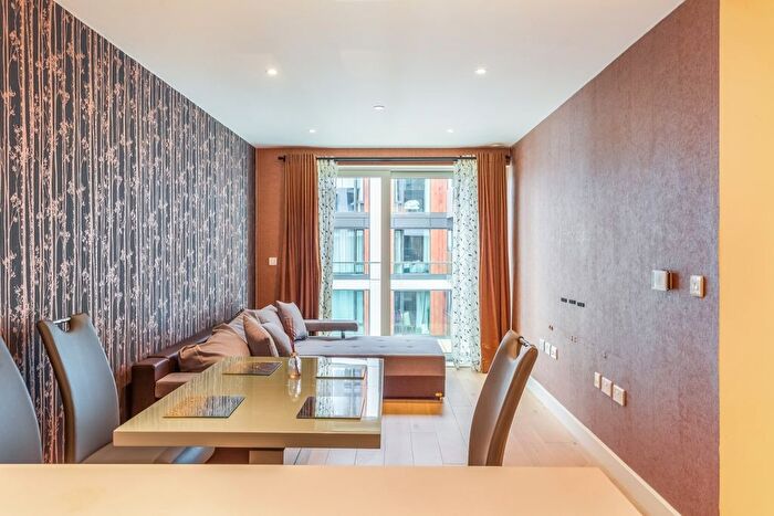 2 Bedroom Flat To Rent In Deveraux House, Woolwich Arsenal, SE18
