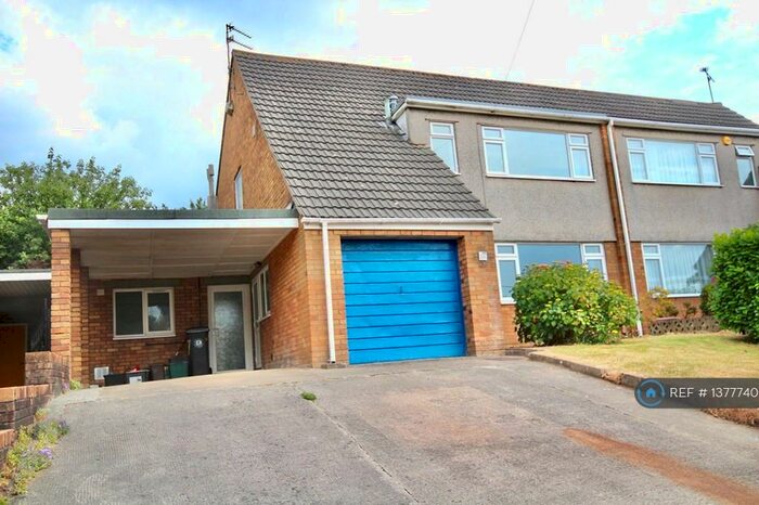 4 Bedroom Semi-Detached House To Rent In Romney Avenue, Bristol, BS7