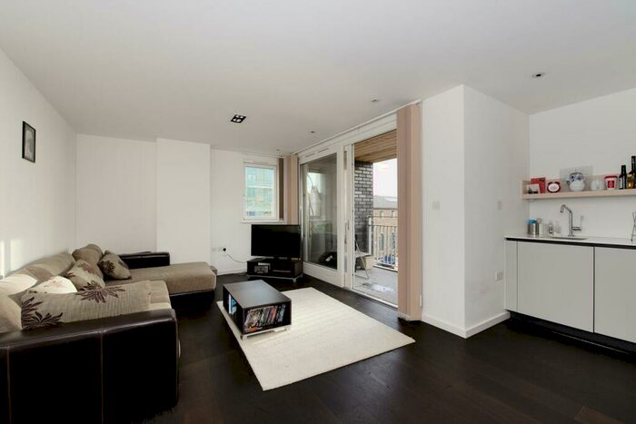 2 Bedroom Flat To Rent In Wenlock Building, Wharf Road, Islington, London, N1