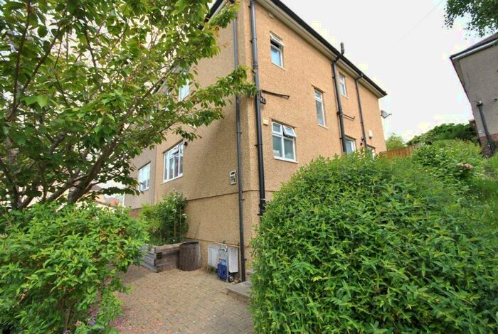 2 Bedroom Flat To Rent In A Kennion Road, Bristol, BS5
