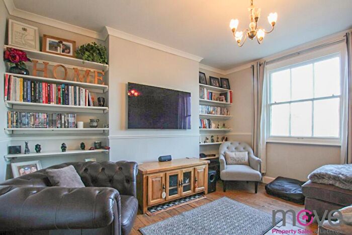 2 Bedroom Apartment For Sale In Top Floor Flat, High Street, GL50