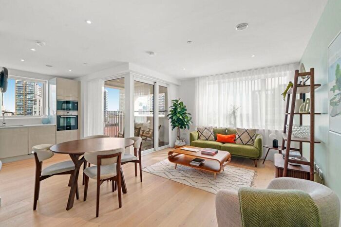 2 Bedroom Flat For Sale In Walton Heights, Elephant & Castle, SE17
