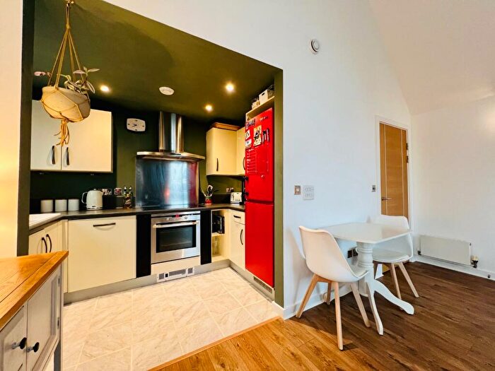 2 Bedroom Flat For Sale In Edgar Close, Kings Hill, ME19