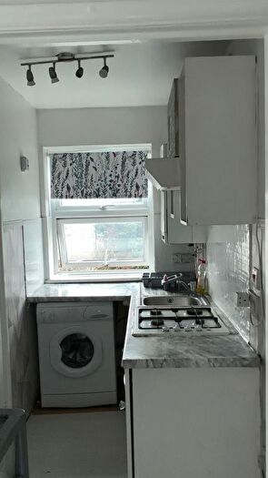 1 Bedroom Flat To Rent In Lonsdale Avenue, London, E6