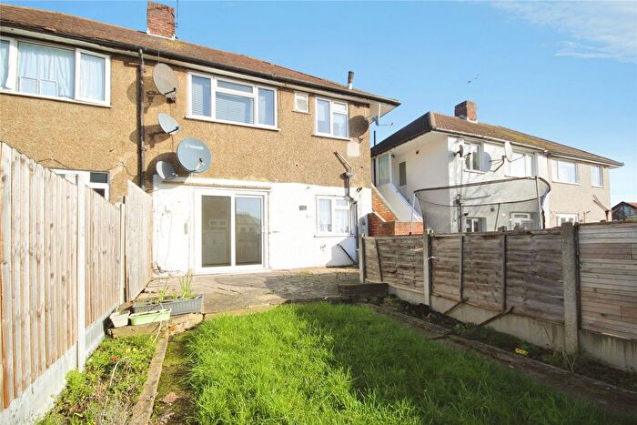 2 Bedroom Maisonette To Rent In Brunswick Gardens, Hainault, Ilford, Essex, IG6