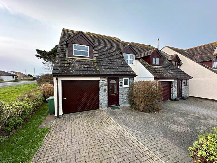 4 Bedroom Semi-Detached House To Rent In Raleigh Close, Padstow, PL28