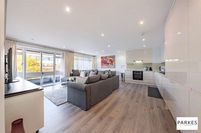 2 Bedroom Flat To Rent In Hereford House, Ovington Gardens, Knightsbridge, London, SW3