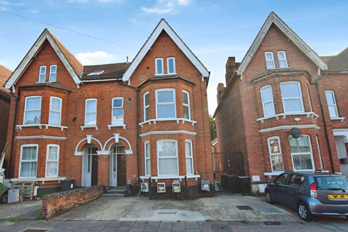 1 Bedroom Flat To Rent In Conduit Road, Close To Train Station, Bedford, MK40