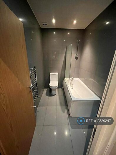 Studio To Rent In Church Road, London, NW4