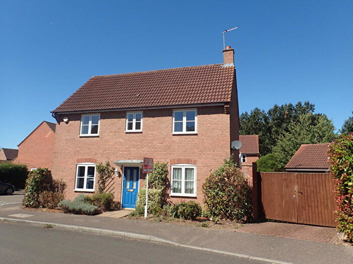 4 Bedroom House To Rent In Hillbeck Grove, Middleton, Milton Keynes, MK10