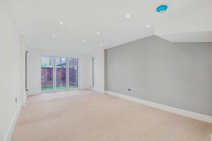 2 Bedroom Flat To Rent In Munden Street, W14