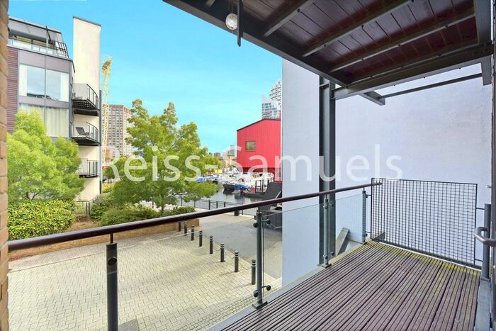 3 Bedroom Flat To Rent In Boardwalk Place, Canary Wharf, E14