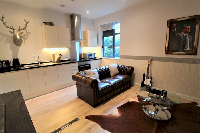 1 Bedroom Flat To Rent In Normandy House, Wolsey Road, Hemel Hempstead, Hertfordshire, HP2