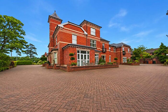 3 Bedroom Apartment For Sale In Newcastle Road, Congleton, Cheshire, CW12