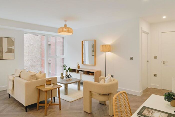 2 Bedroom Apartment To Rent In Chapmans Yard, Upper Gough Street, Birmingham, B1