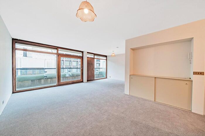1 Bedroom Apartment To Rent In Andrewes House, Barbican, London, EC2Y