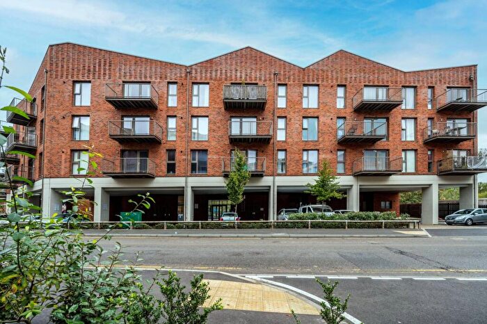 1 Bedroom Flat To Rent In Wey Corner, Walnut Tree Close, Guildford, GU1