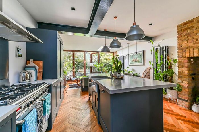 1 Bedroom End Of Terrace House To Rent In Horsford Road, Brixton, London, SW2