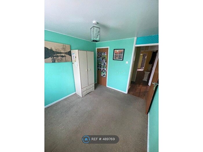 1 Bedroom Maisonette To Rent In Telford Drive, Slough, SL1