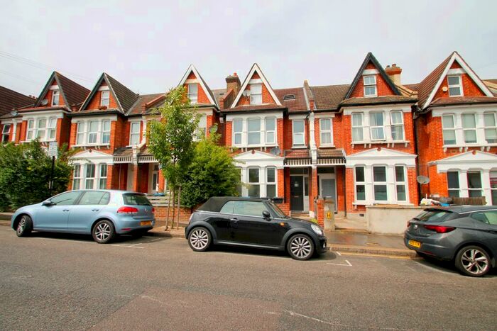2 Bedroom Flat To Rent In Holmesdale Road, South Norwood, SE25