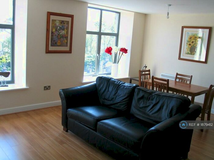 2 Bedroom Flat To Rent In Wren Nest Mill, Glossop, SK13